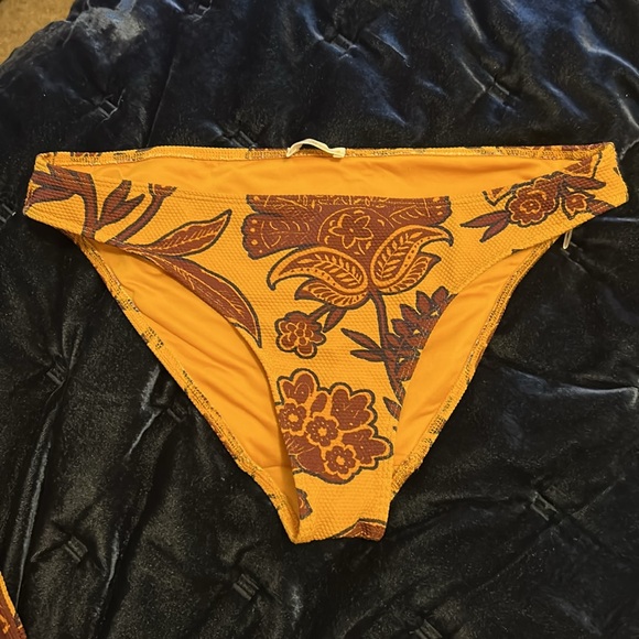 Sezane Palmera Bikini Top and Bottom - Picture 7 of 10